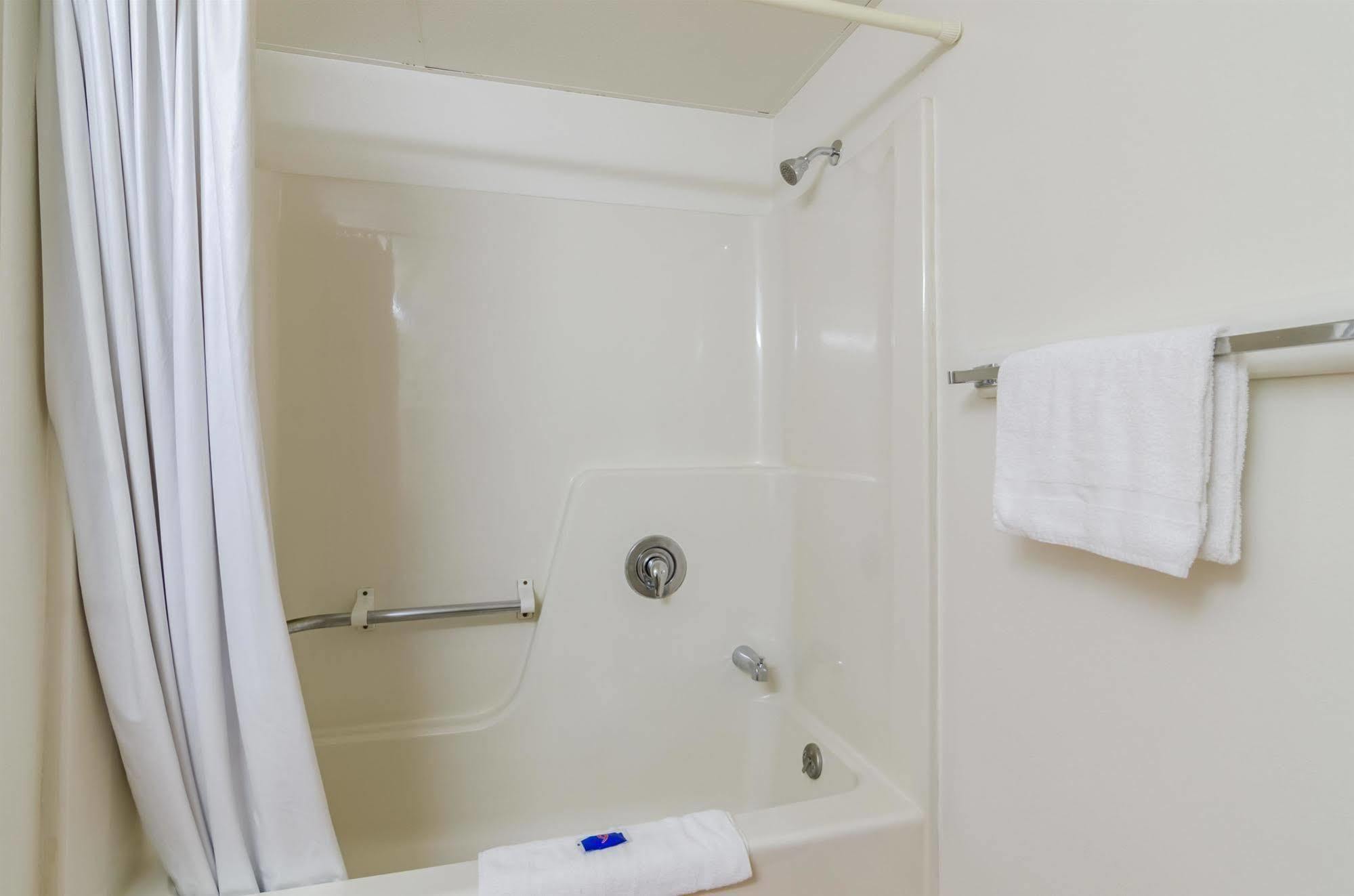 Rodeway Inn Emporia Zewnętrze zdjęcie