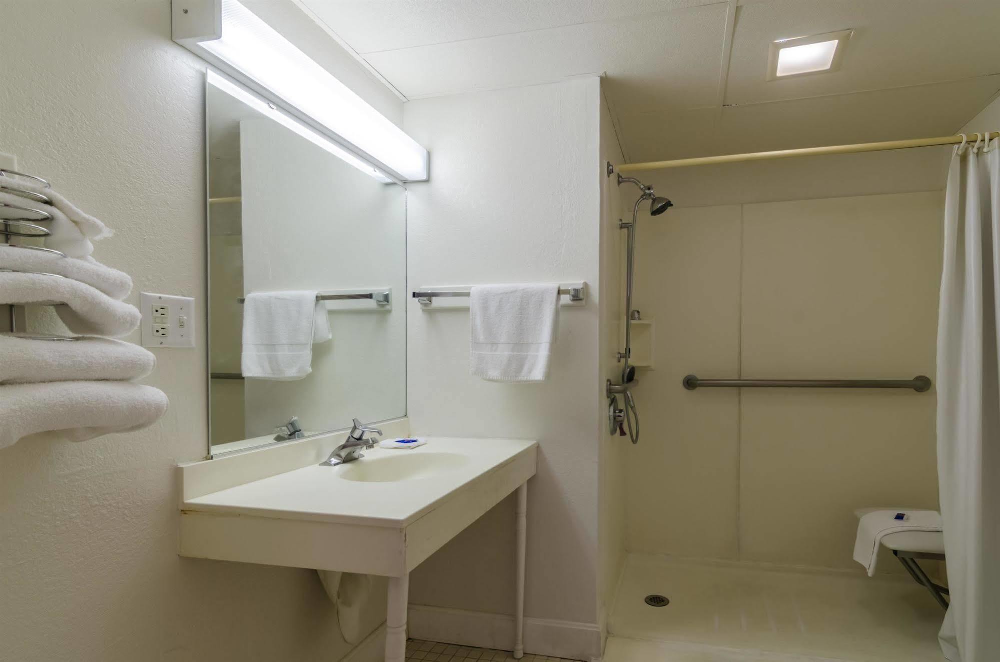 Rodeway Inn Emporia Zewnętrze zdjęcie